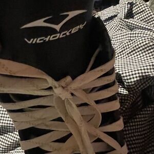 Vichockey skates
